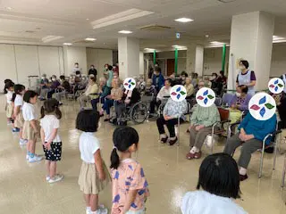 山王幼稚園と交流写真